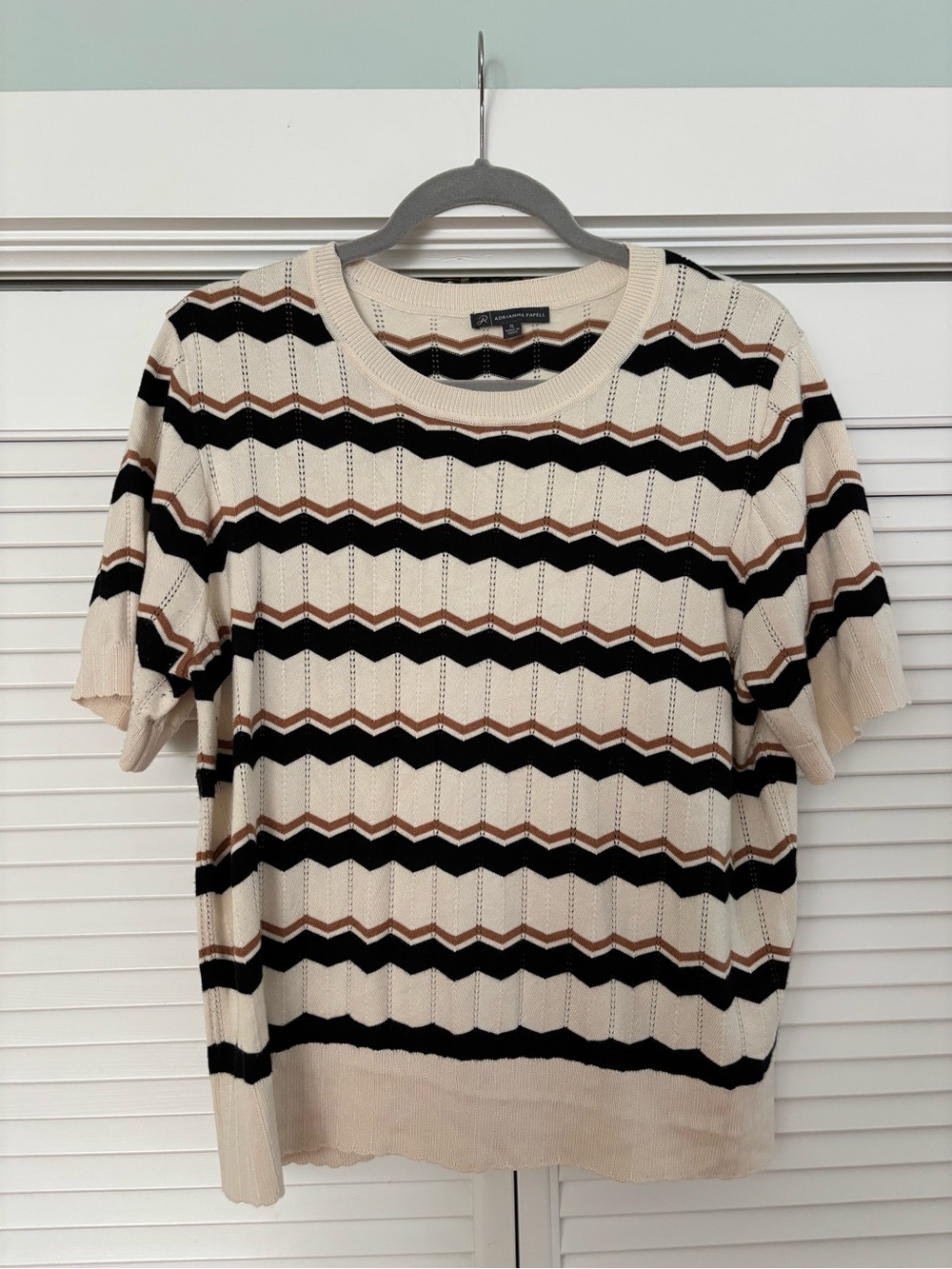Adrianna Papell Cream Black Brown Zigzag Short Sleeve Knit Top